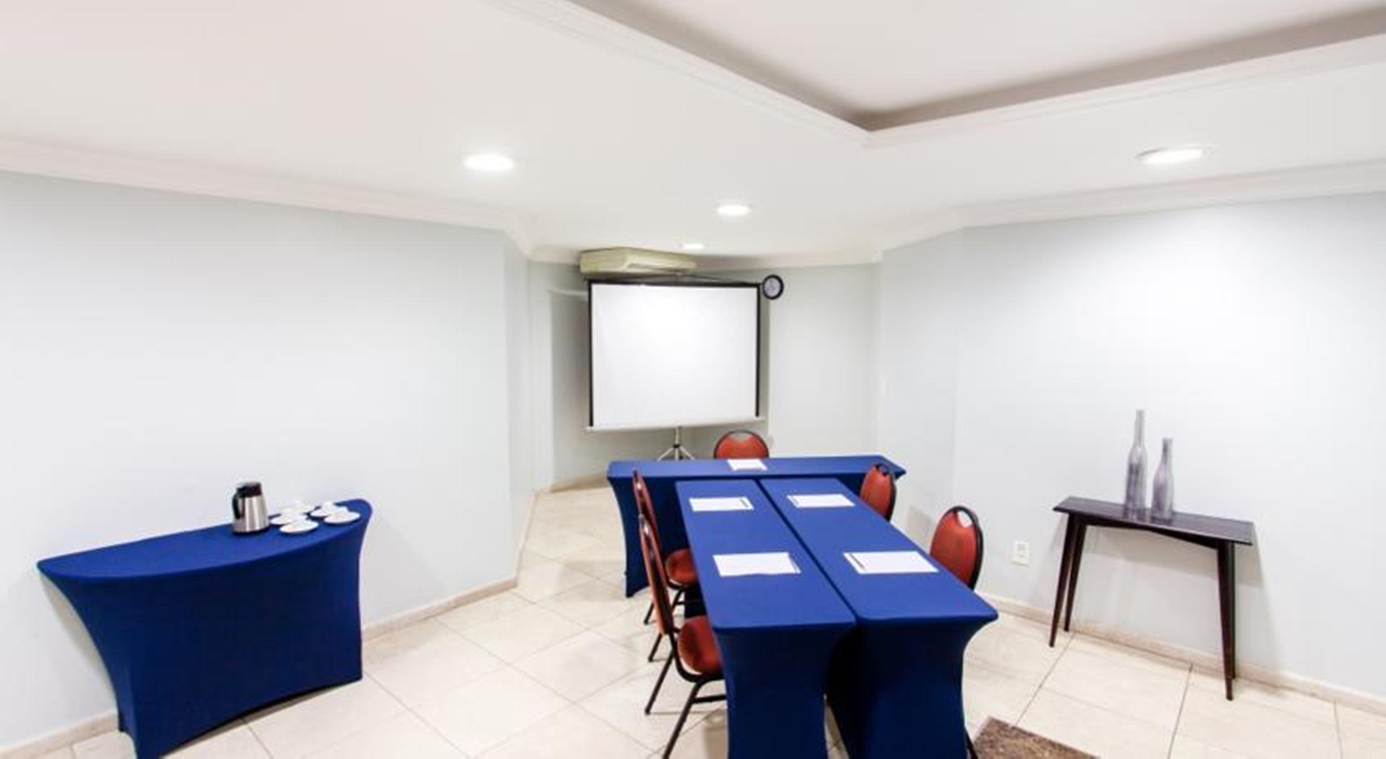 Blue Tree Towers 4*